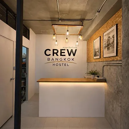 Crew Bangkok Hostel And Breakfast